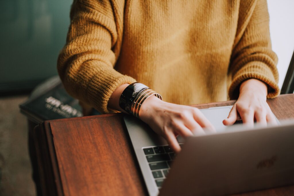 How-to-Create-a-Culture-of-Collaboration-for-Remote-New-Hires-Featured-Image