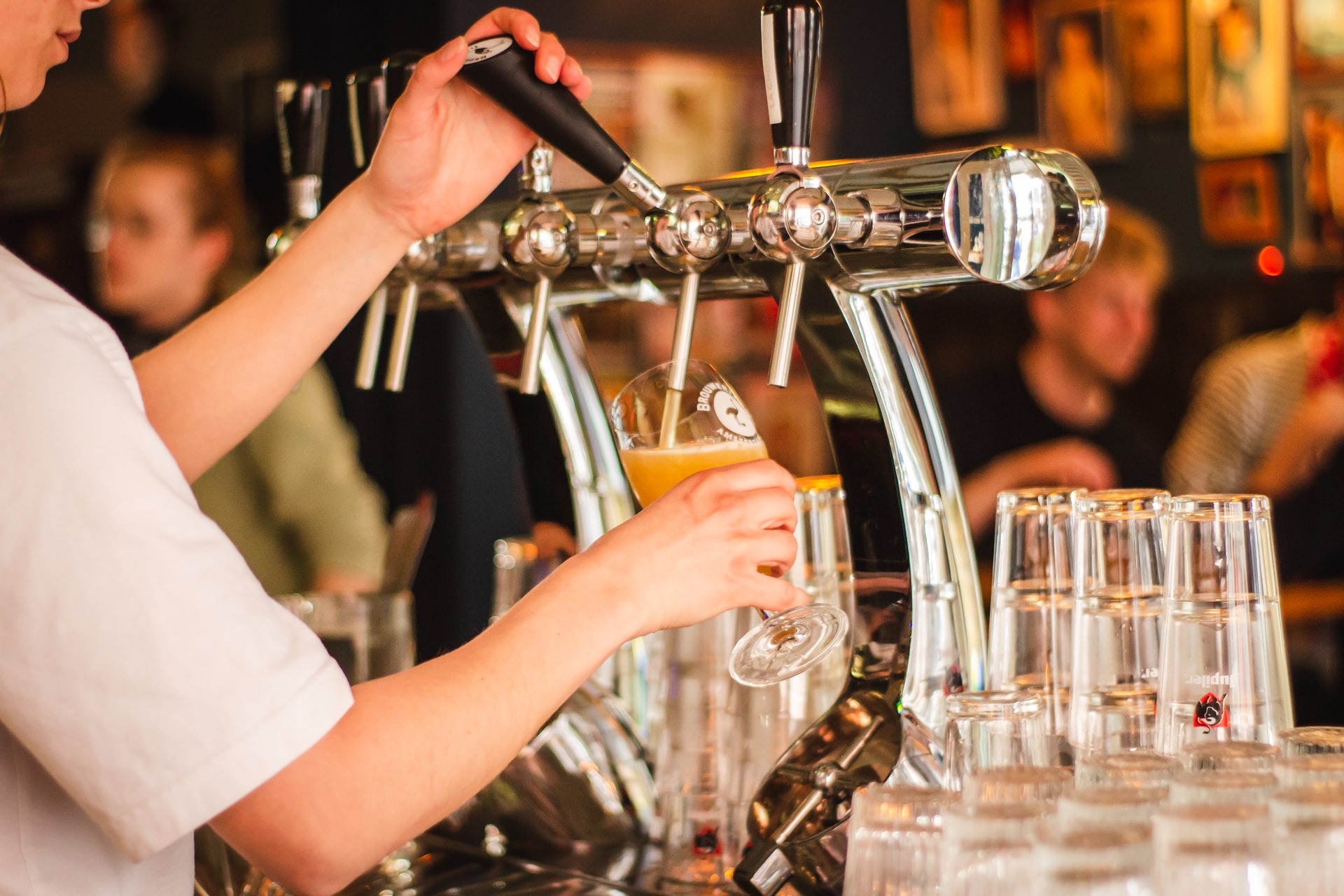 louis hansel restaurant photographer WCm4dFvZnMM unsplash celebrate oktoberfest for fall team building